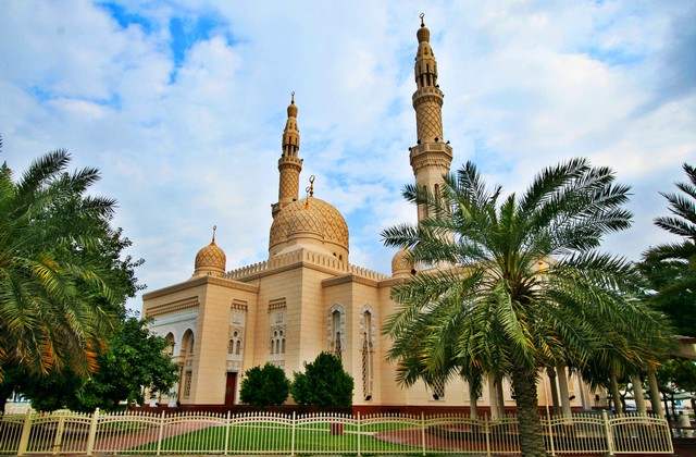 Dubai Travel Blog - Jumeirah Mosque 640x420