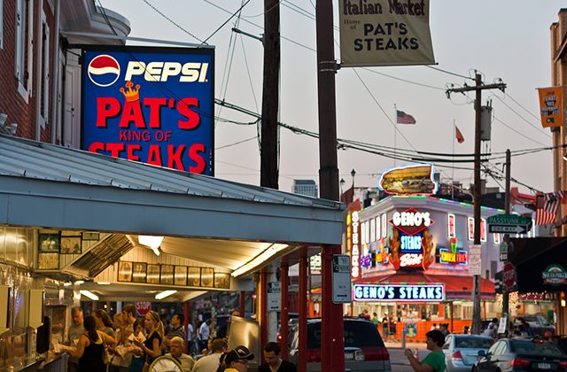 Philadelphia Travel Blog - Philly Cheesesteaks (Pat's & Geno's)